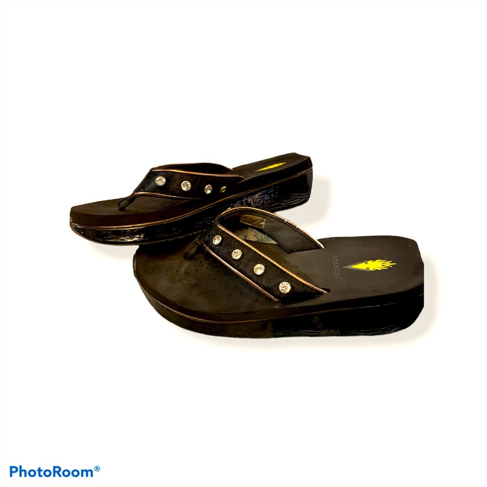 Volatile flip flops